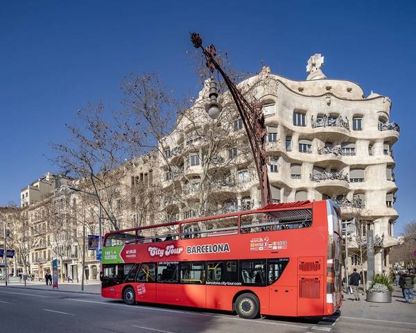 Barcelona City Tour: Hop-on Hop-off Bus Tour