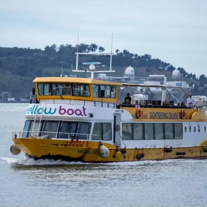 Yellow Bus: Lisbon Hop-On, Hop-Off Bus with River Boat Tour