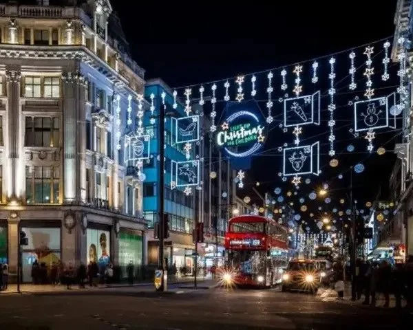 Golden Tours: Christmas Lights London by Night Tour