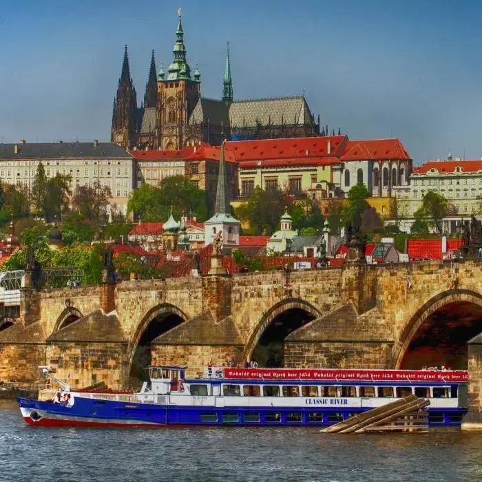 Premiant City Tour: Prague Vltava Panoramic River Cruise