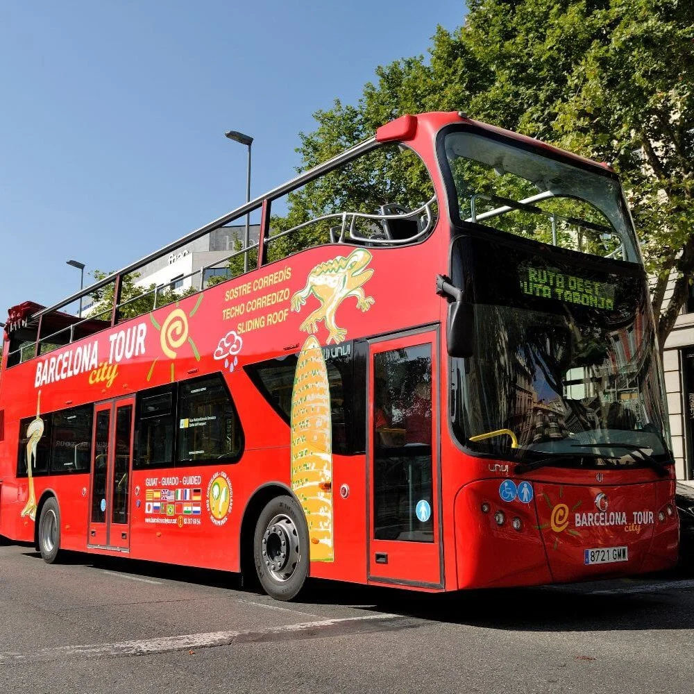 Barcelona City Tour: Hop-On, Hop-Off Bus Tour + Aquarium 