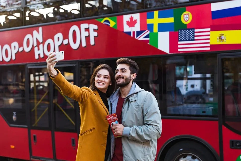 Red Sightseeing: Copenhagen Hop-On, Hop-Off Bus & GoBoat Guided Tour