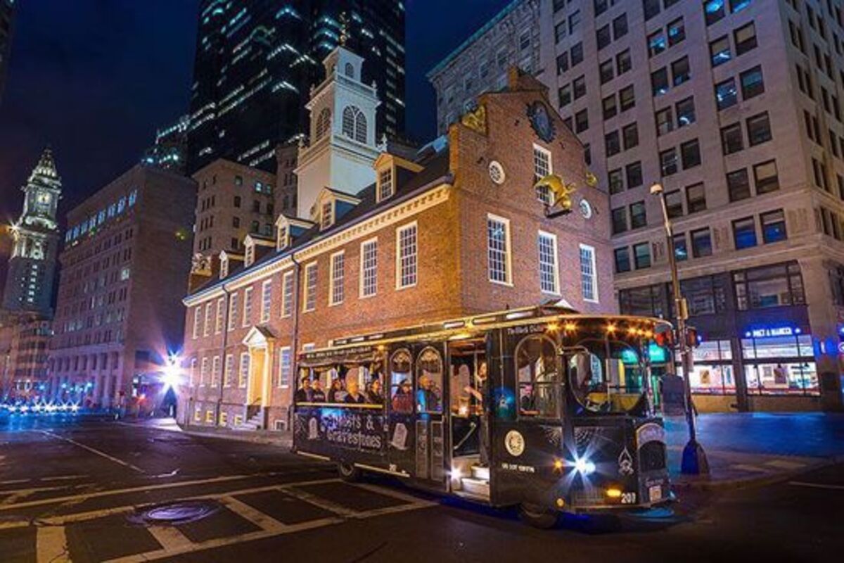 Ghosts and Gravestones Tour Boston