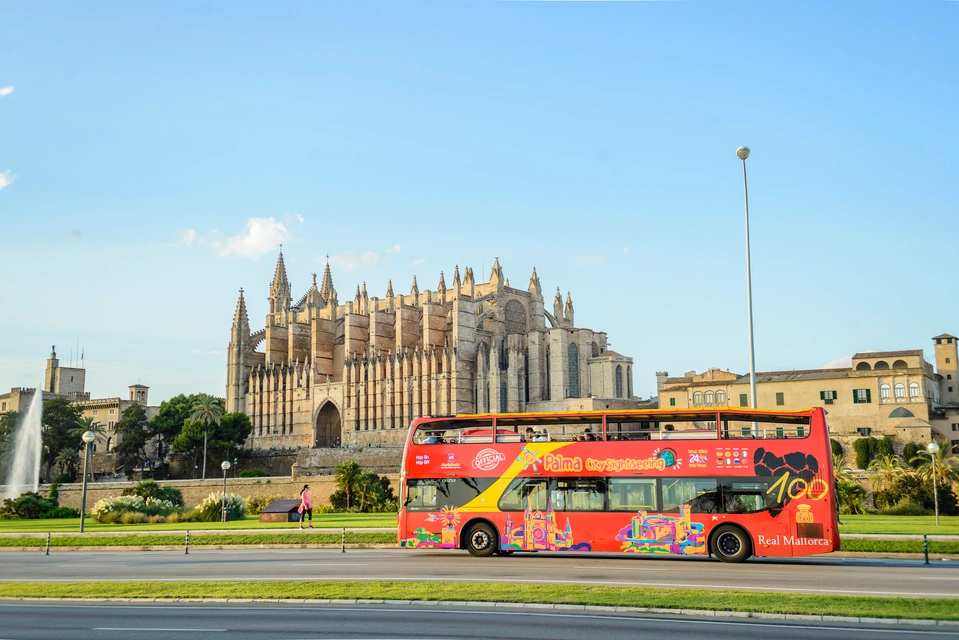 City Sightseeing: Palma de Mallorca Bus, Elements & Bellver Castle Tour - Supreme Ticket