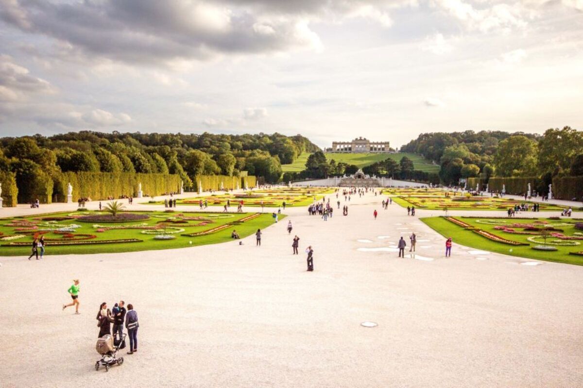 Vienna City Tour with Entrance to the Schonbrunn Palace- Skip the Line