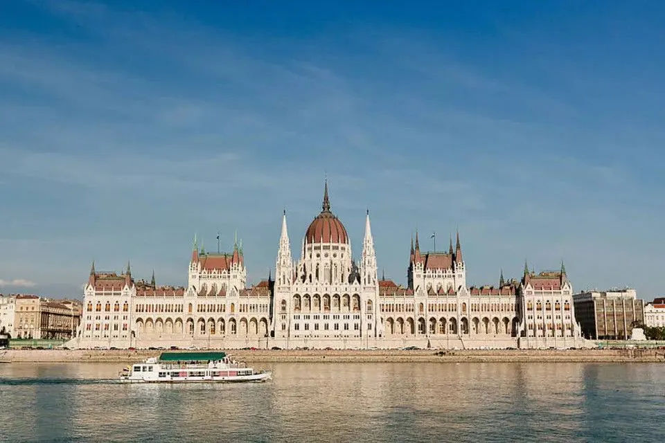 Vienna Sightseeing- Budapest- Day Trip from Vienna