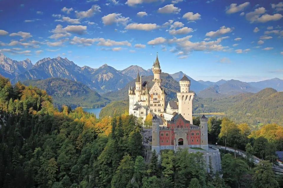 Gray Line Munich Neuschwanstein, Royal Castle and Oberammergau