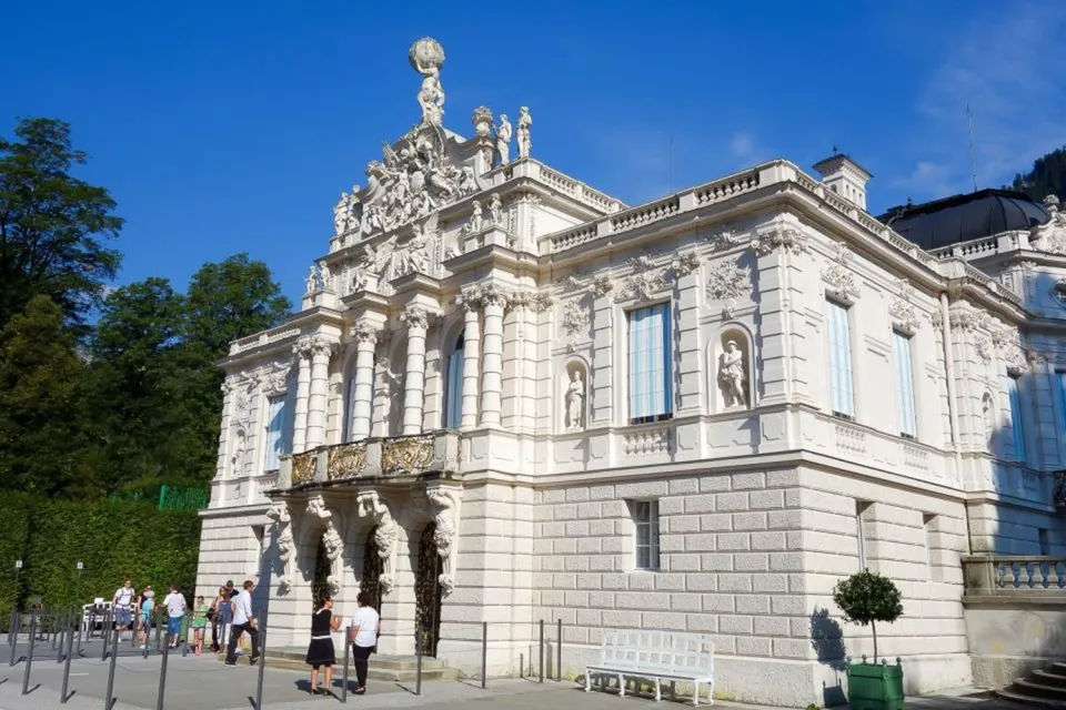 Gray Line Munich Neuschwanstein, Royal Castle and Oberammergau