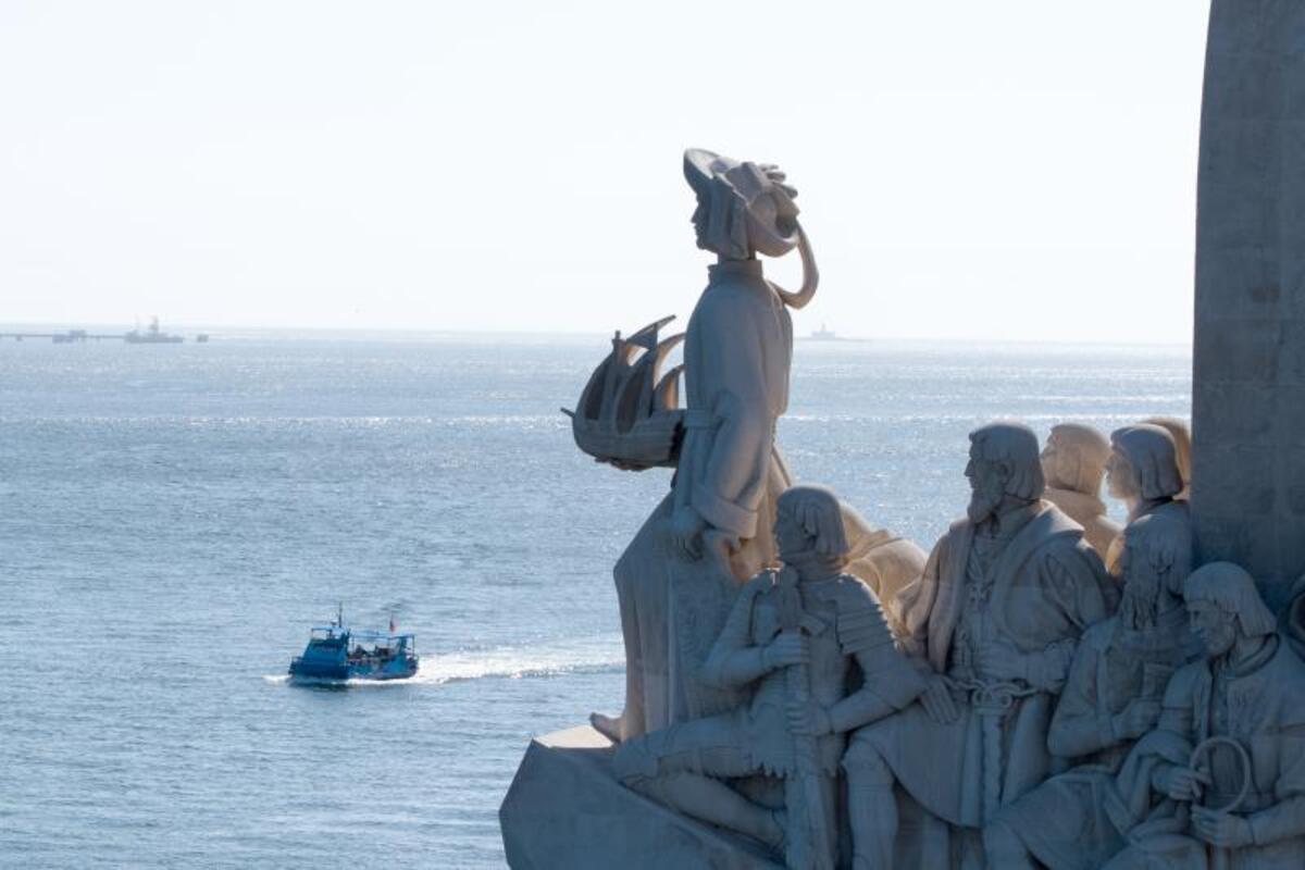Gray Line: Lisbon Hop-On, Hop-Off Bus & Boat Ticket | 5 Lines