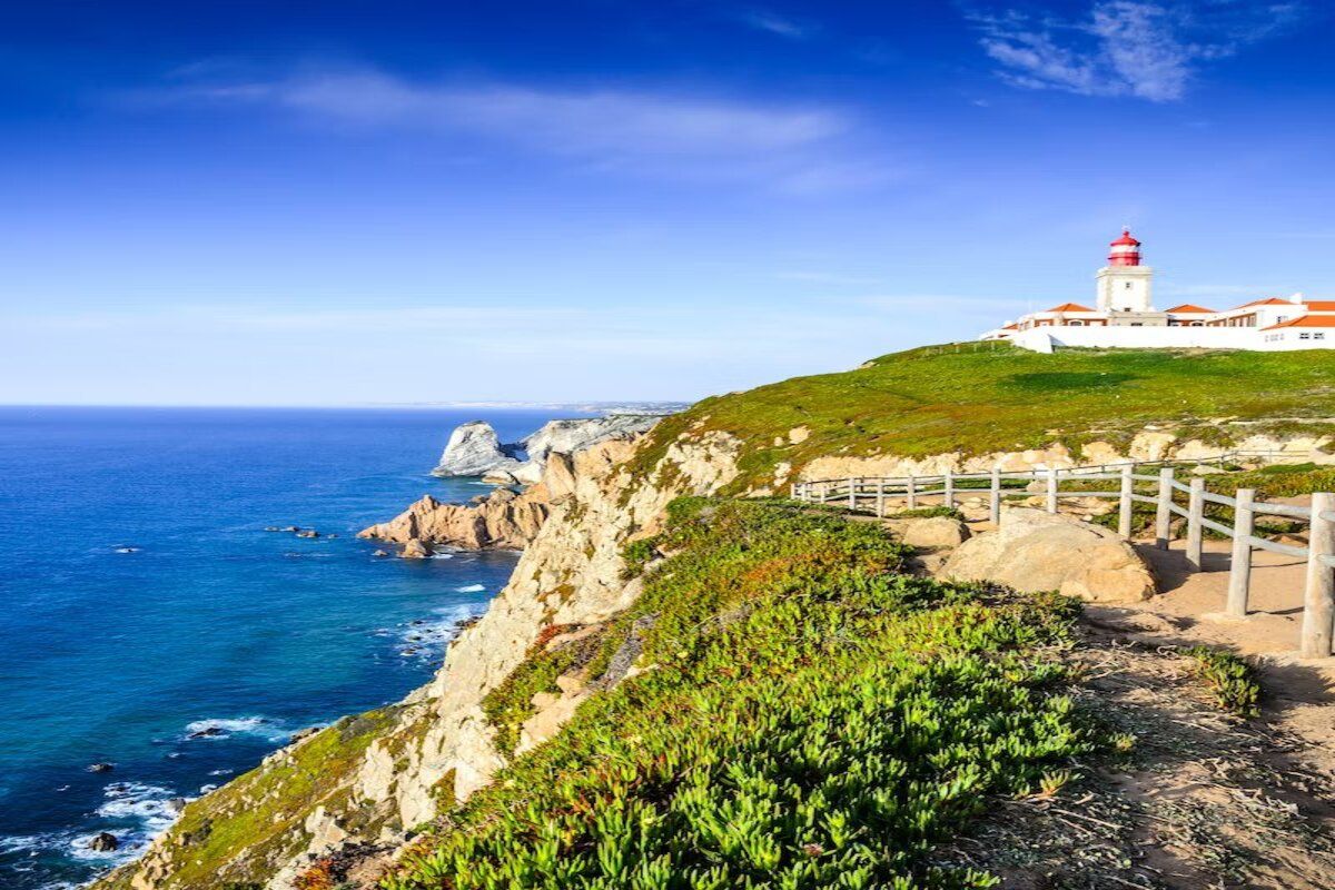 Gray Line: National Sintra Palace, Cascais & Estoril