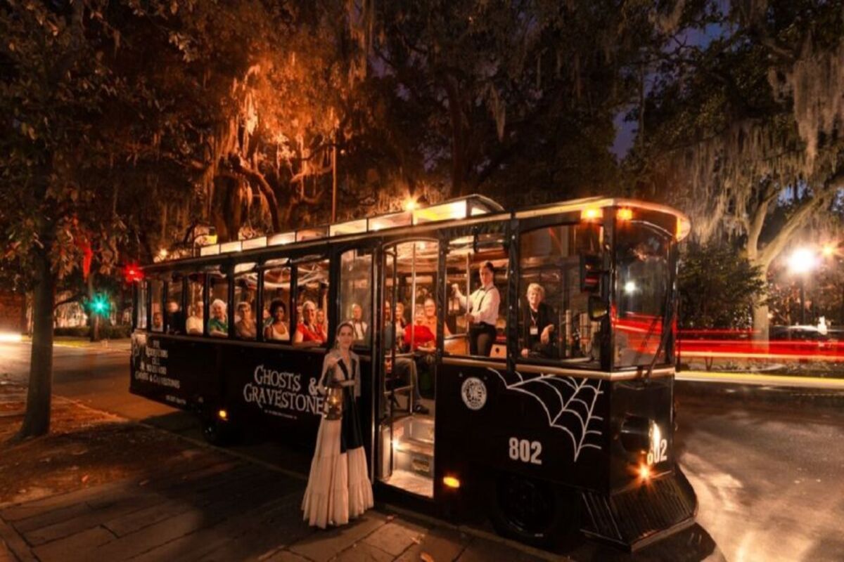Ghosts & Gravestones Tour Savannah