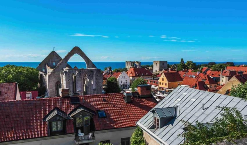 Hop-On Hop-Off Bus Visby Ticket
