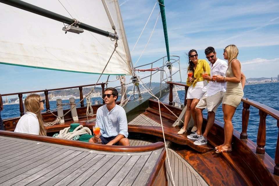 Barcelona Chill Out Catamaran