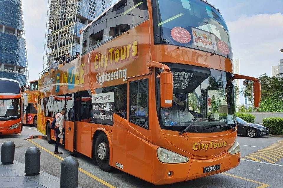 FunVee Singapore: Day Tour by Open-Top Bus