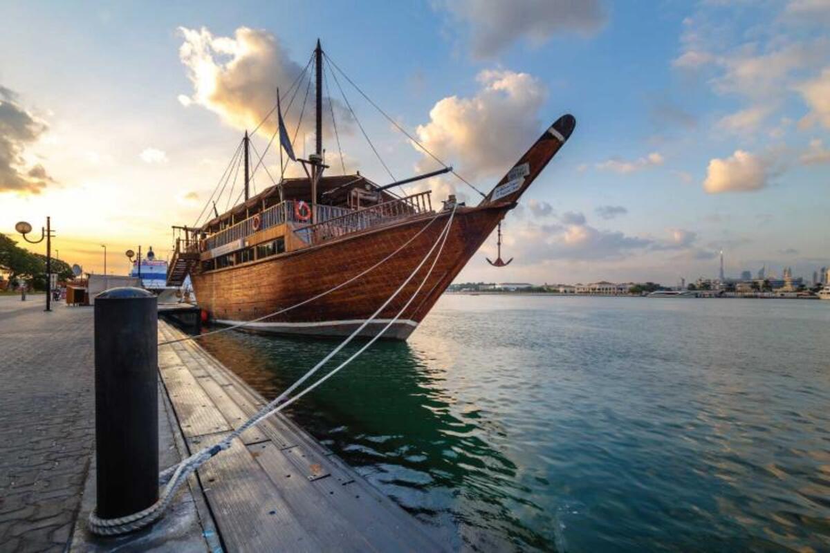 Regular Dhow Cruise Dinner in Dubai Creek