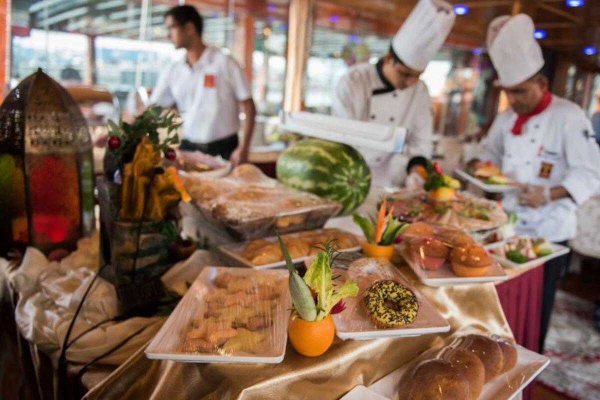 Regular Dhow Cruise Dinner in Dubai Creek