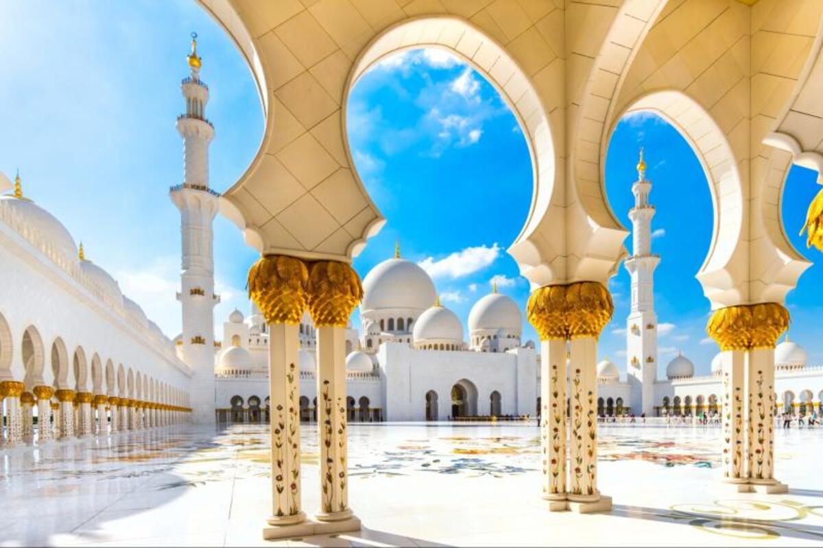 Abu Dhabi Mosque & Ferrari World Tour from Dubai