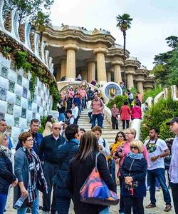 Fast Track - Guided Tour Sagrada Familia and Park Guell with Transfers