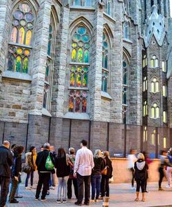 Fast Track - Guided Tour Sagrada Familia and Park Guell with Transfers