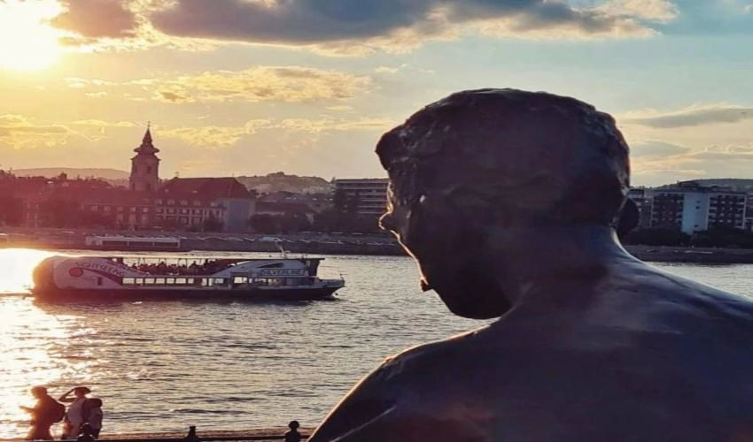 Silverline Cruises: Budapest Sightseeing Day and Night Cruise