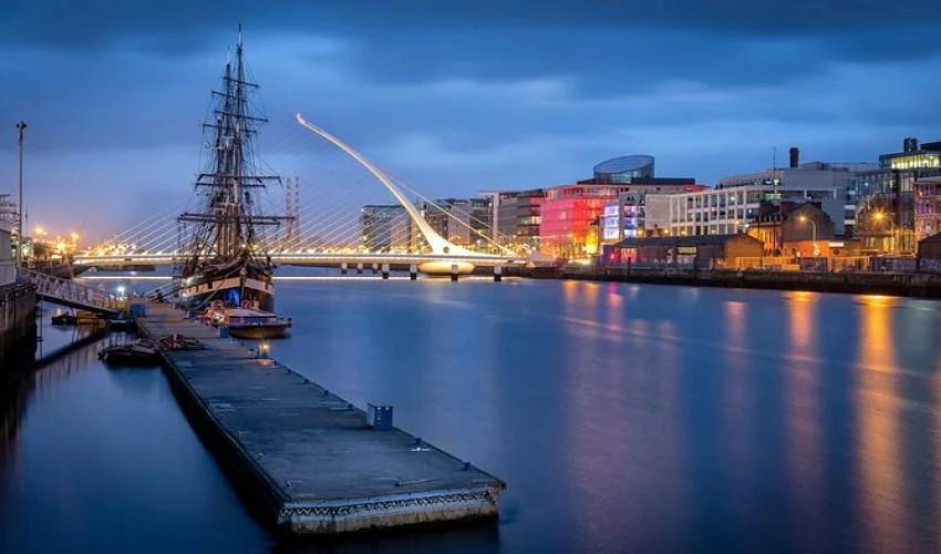 Big Bus : Dublin Panoramic Night Tour with Live Guide