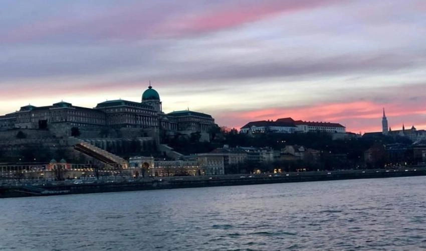 Silverline Cruises: Danube Cruise with 6-Course Dinner and Piano Battle Show