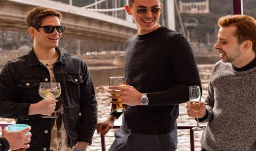 Budapest Sightseeing Booze Cruise 