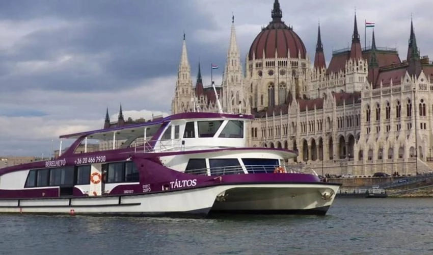 Budapest Sightseeing Booze Cruise 