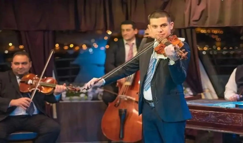 Silverline Cruises: Danube Cruise with 3-Course Dinner and Piano Battle Show
