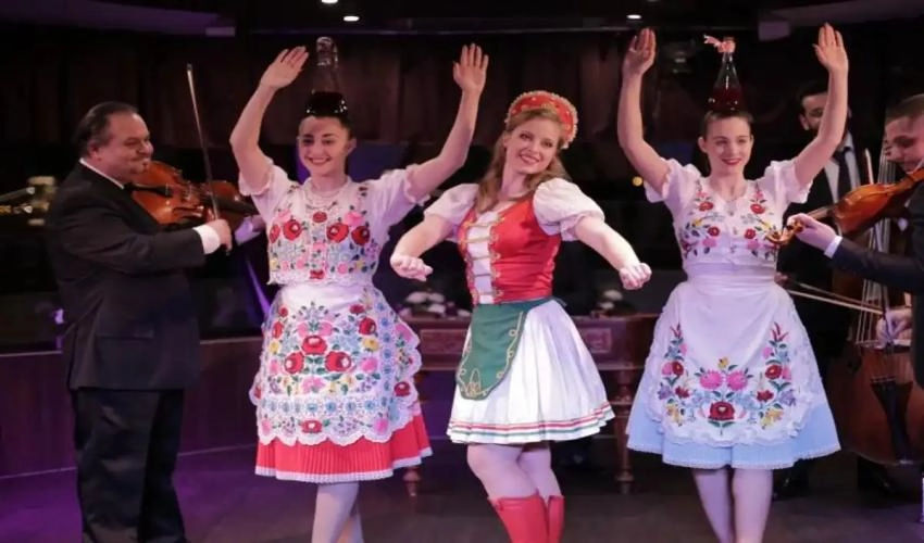 4 course Dinner Cruise with Folklore & Operetta Show
