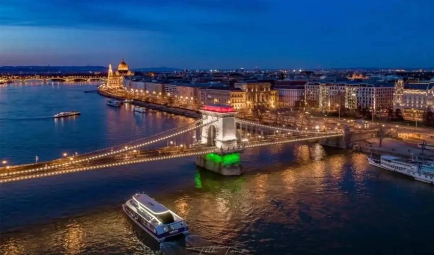 4 course Dinner Cruise with Folklore & Operetta Show