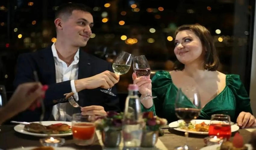 4 course Dinner Cruise with Folklore & Operetta Show