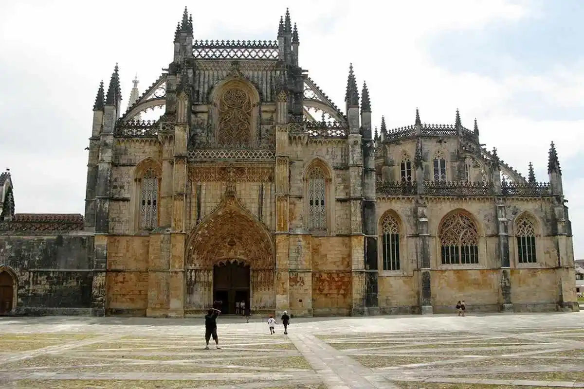 Day Trip to Fatima, Nazare and Obidos