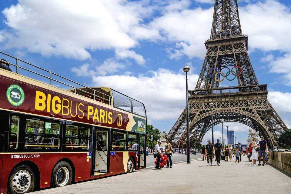 Paris Sightseeing Night Tour