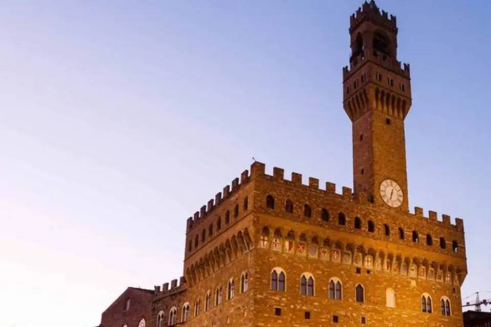 The Medicis Walking Tour