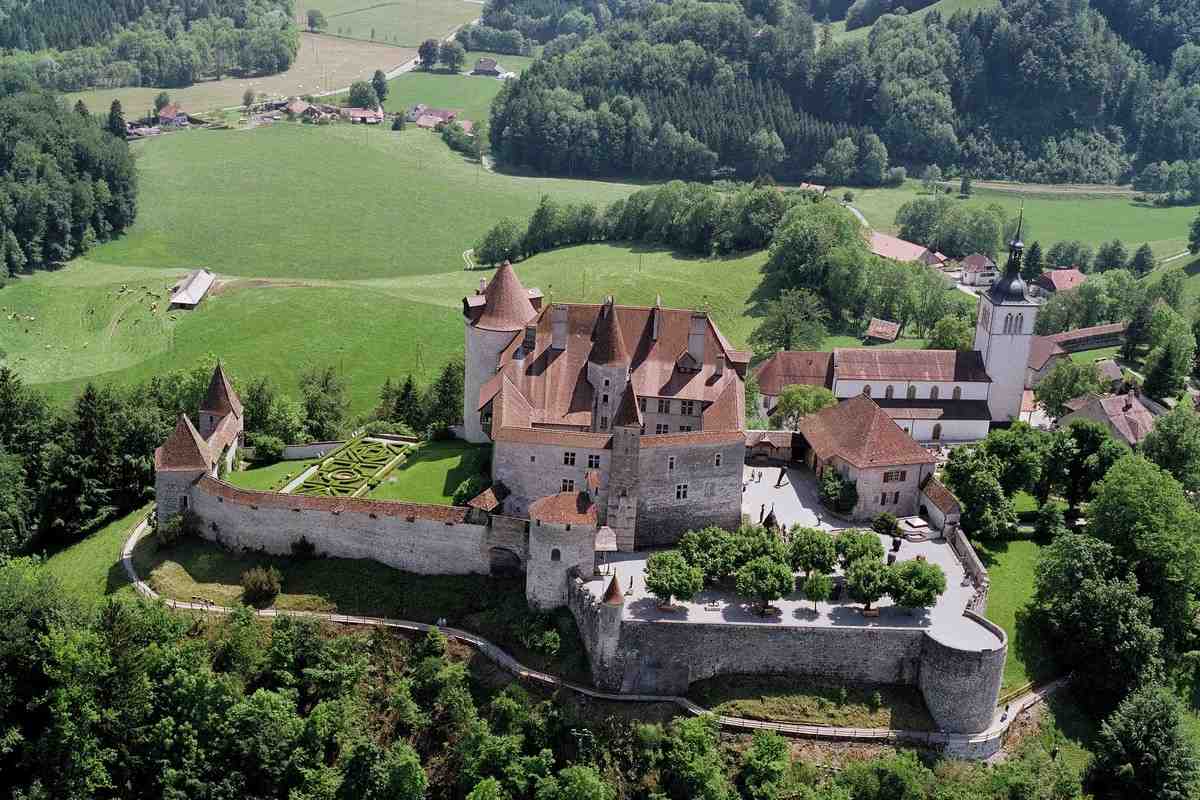 Gruyeres Medieval Village, Cheese and Chocolate Factory Tour