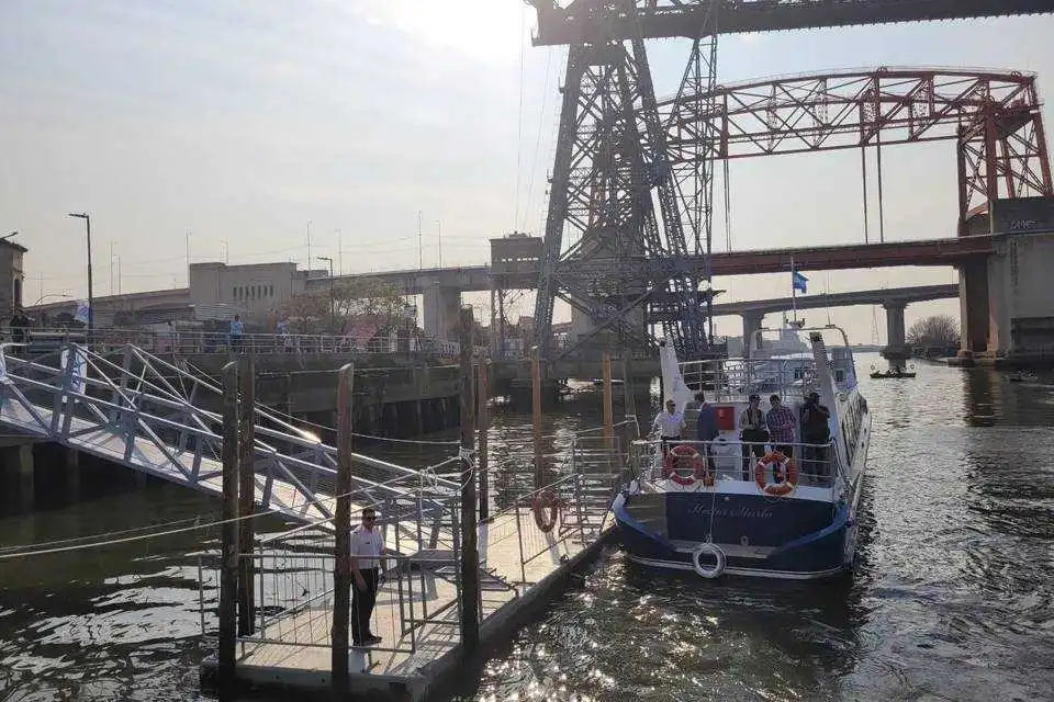 Buenos Aires by boat: Hop on hop off 48h & Navigation