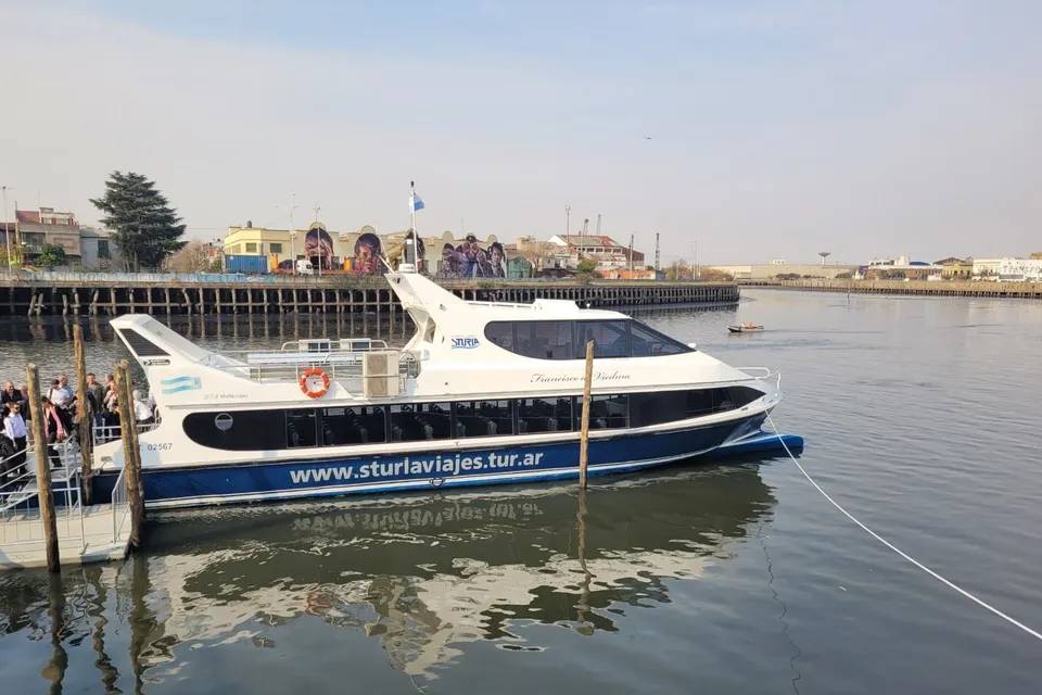 Buenos Aires by boat: Hop on hop off 48h & Navigation