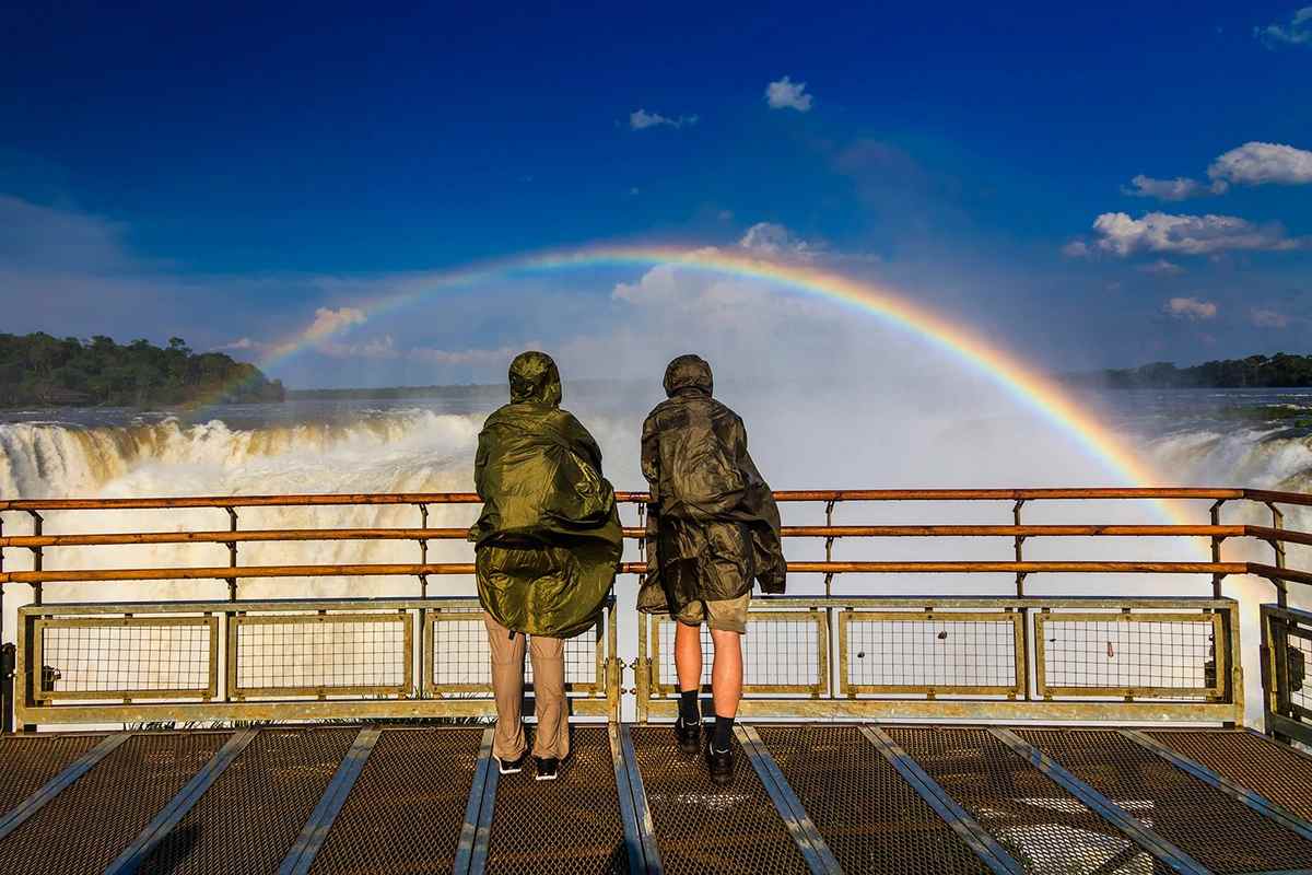 Iguazu Experience in 2 Days: Argentine and Brazilian Falls with Transfers