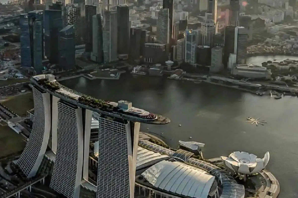 Marina Bay Sands - Access to the Deck