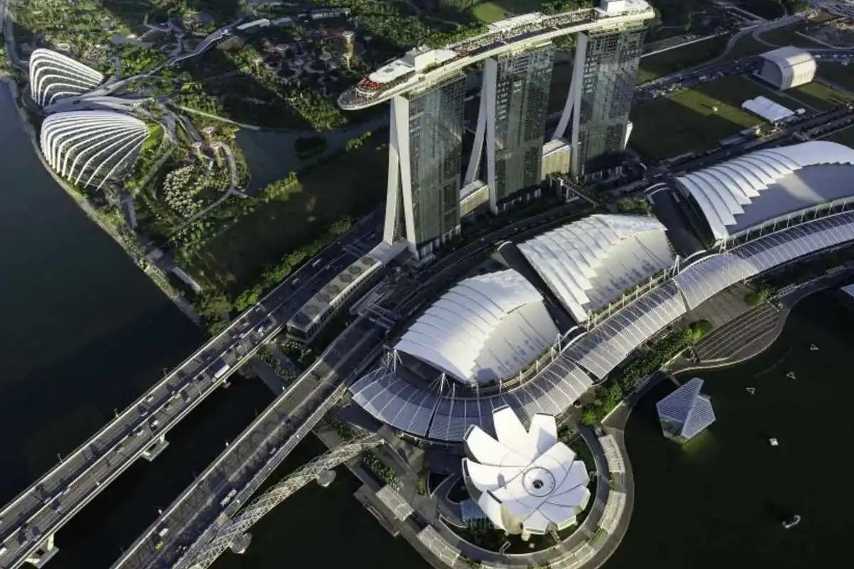 Marina Bay Sands - Access to the Deck
