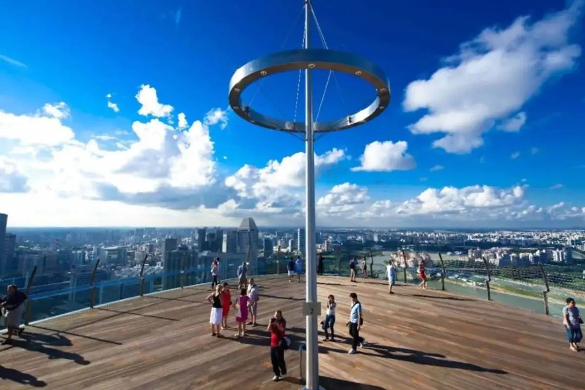 Marina Bay Sands - Access to the Deck