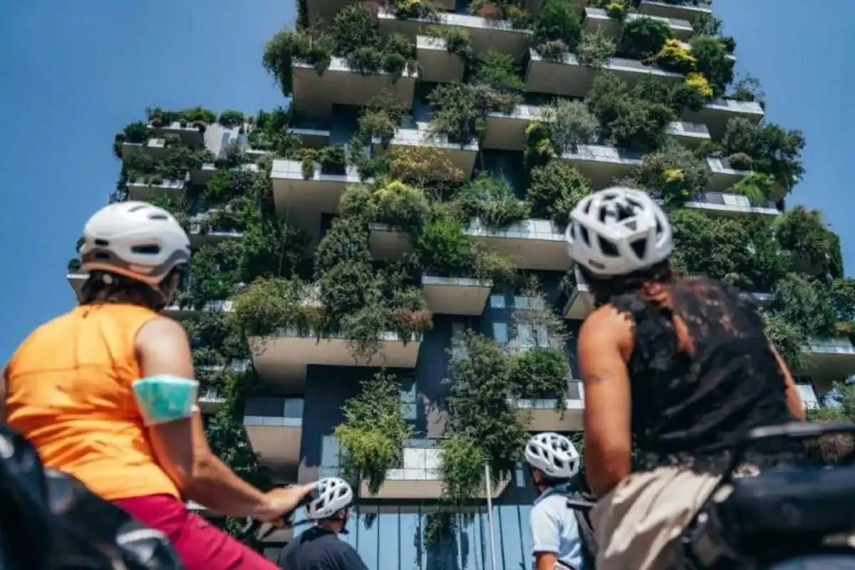  Milan City tour by E-Bike