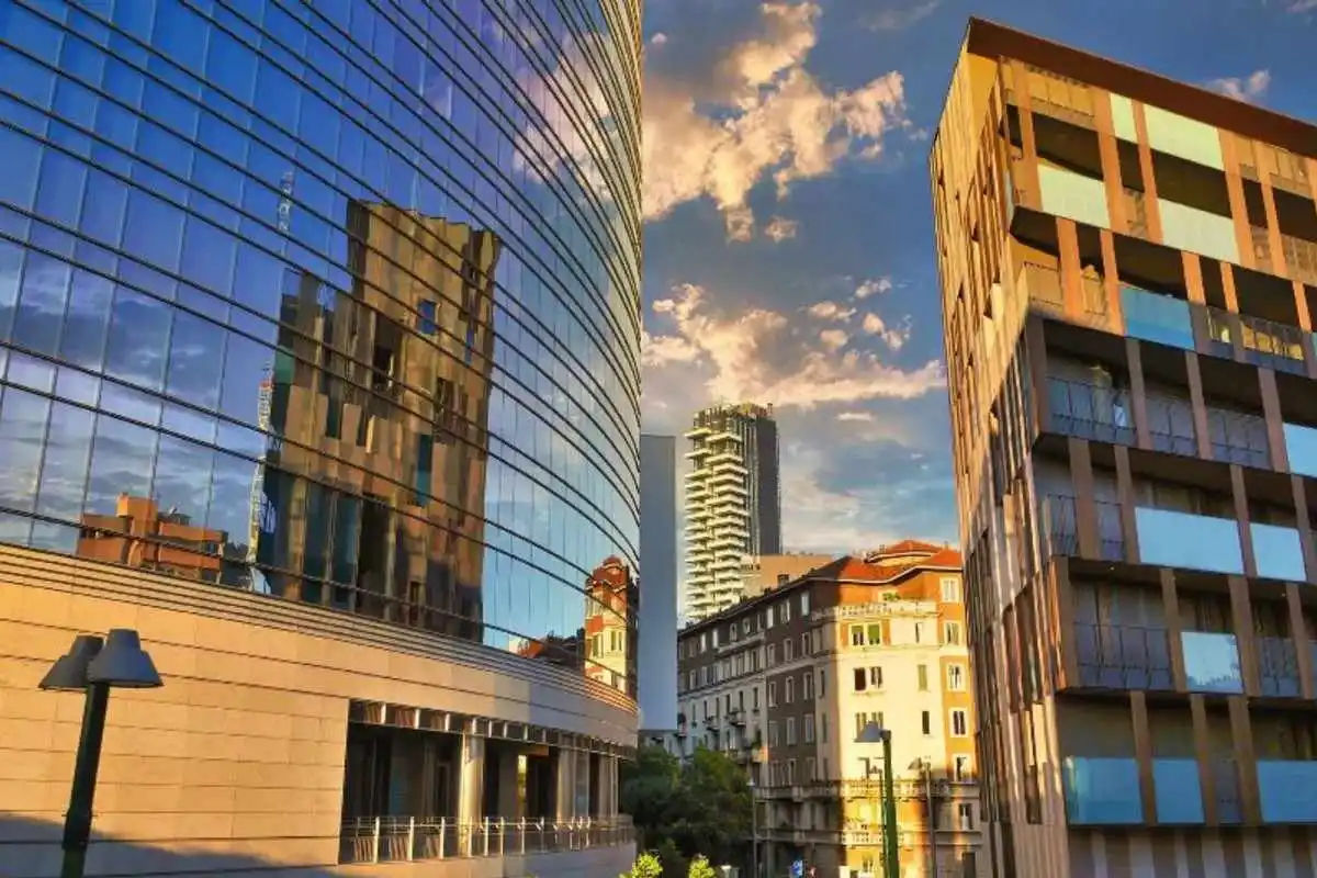 City Life: Day Trip to the Futuristic City