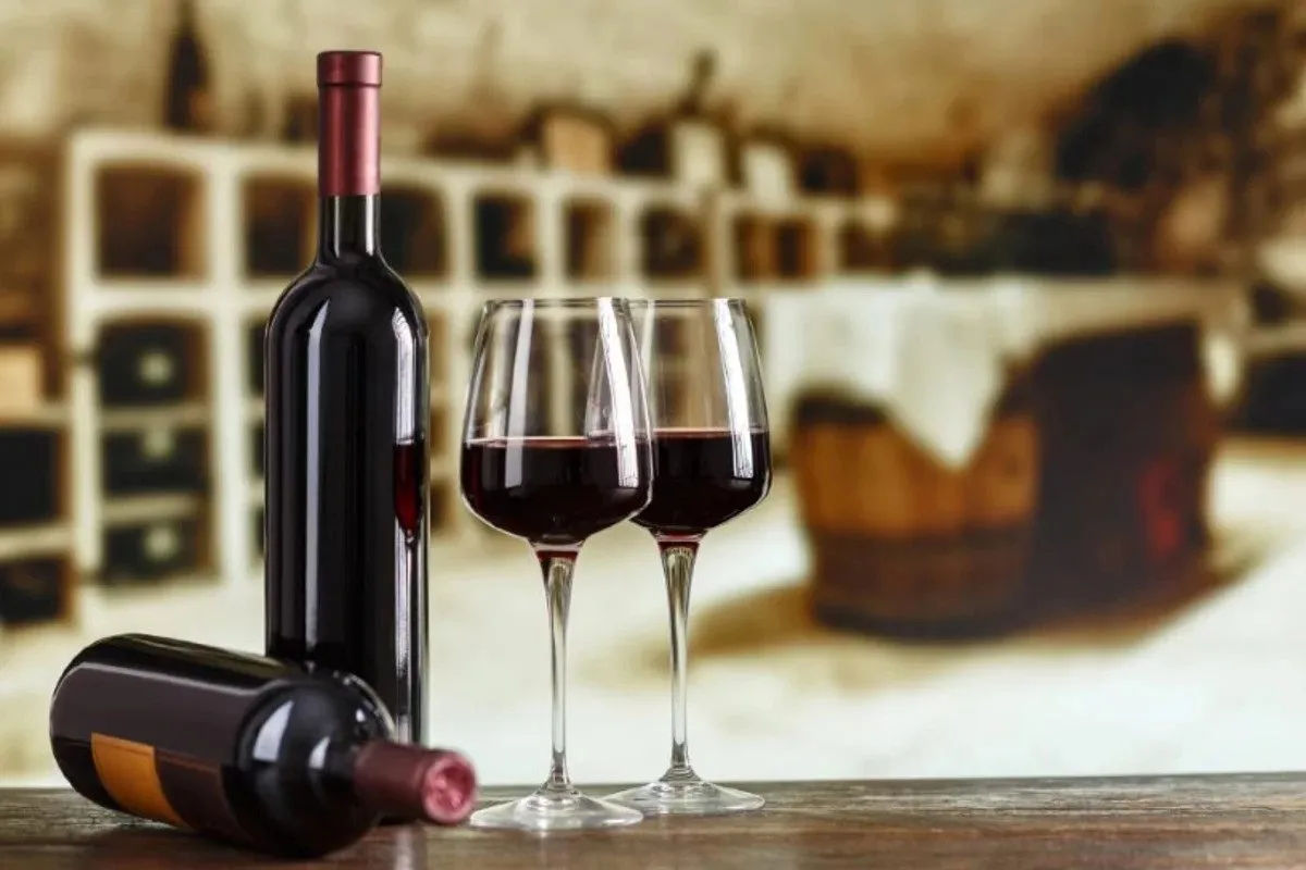 Navigli District - Evening Food & Wine Tour