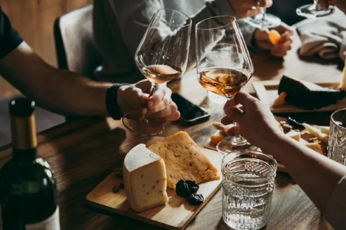 Navigli District - Evening Food & Wine tour