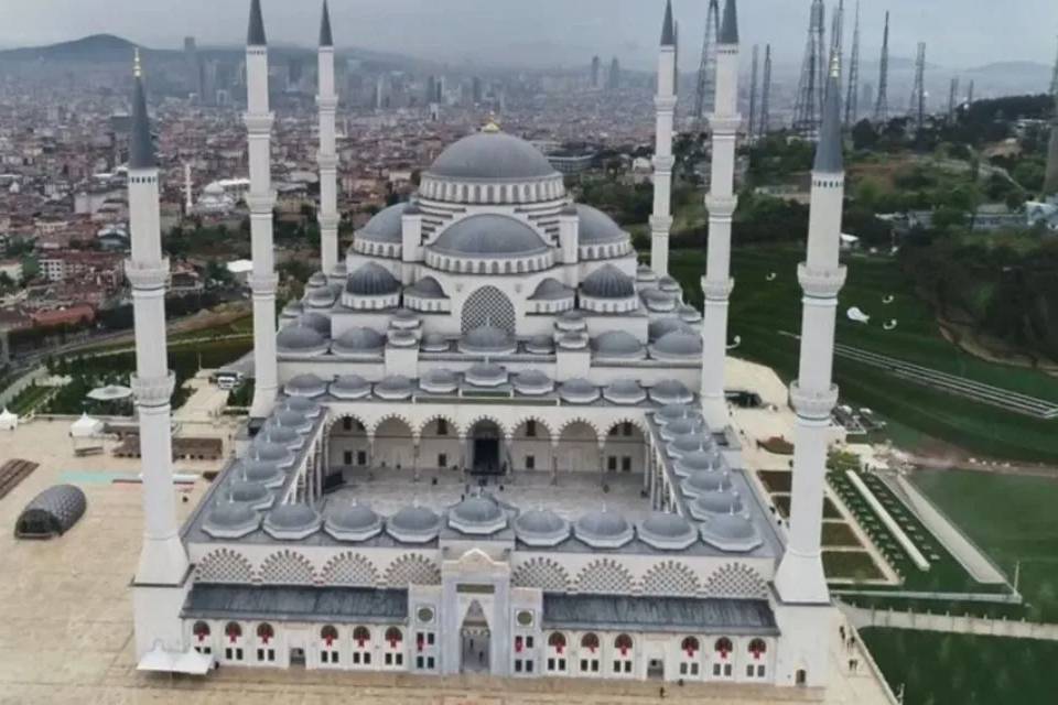 Asia Continent, Camlica Hill and Camlica Mosque Guided Tour