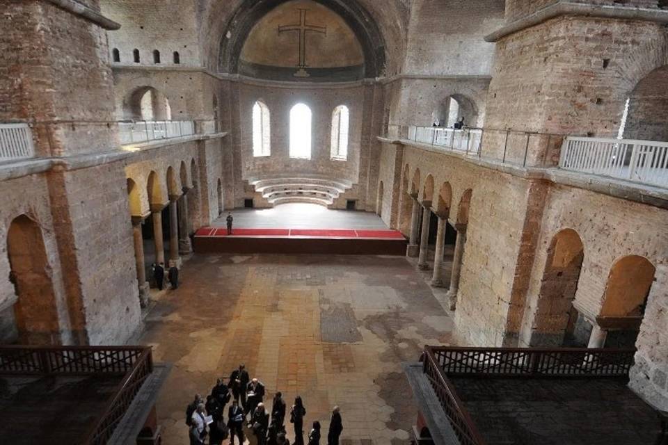Europe and Asia Continents with Topkapi Palace and Harem Tour with Live Guide