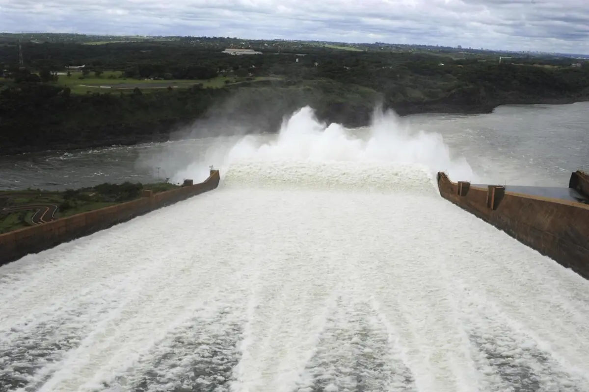 Iguazu Falls Tour Brazil Side and Visit to Itaipu Hydroelectric Factory