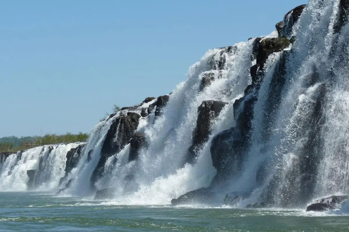 Full-Day Tour to Mocona Falls: A Natural Jewel in Misiones